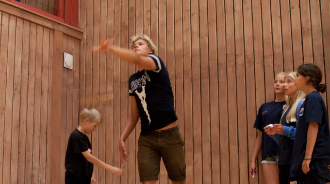 Petter Kastar Flygplan